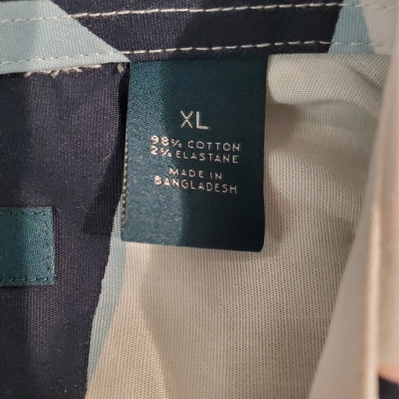 Perry Ellis Art Deco Geometric Button Down Shirt - Picture 6 of 7